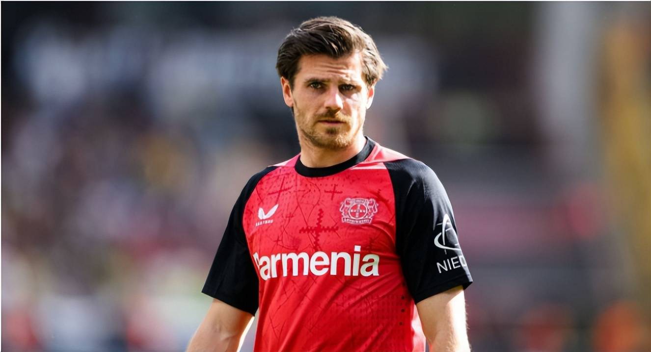 3天2亿，3核心重启，滕哈赫德甲继续沉沦？